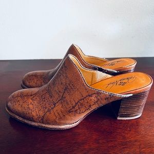 Patricia Nash Carmine Mule